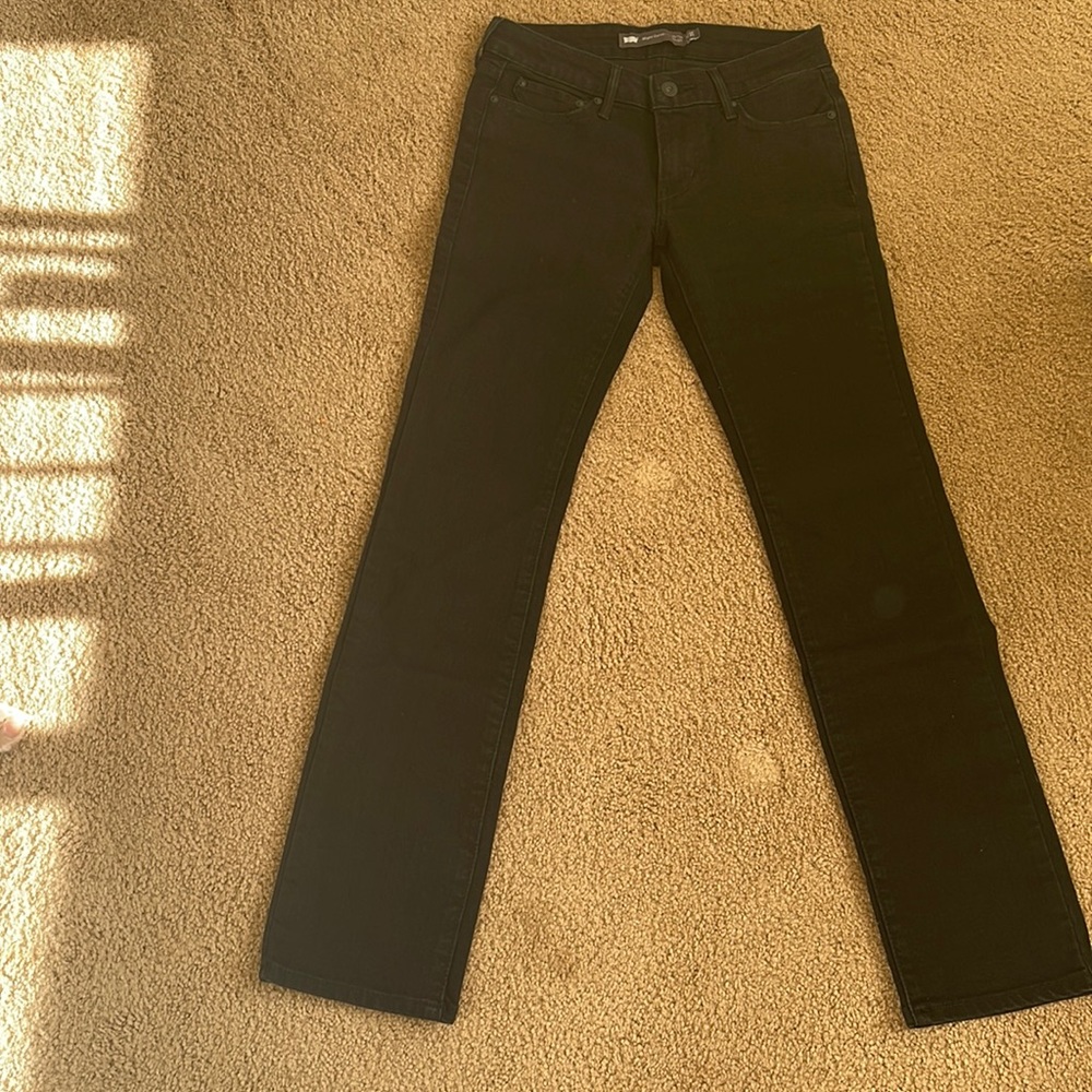 Levis curvy straight leg - size 25